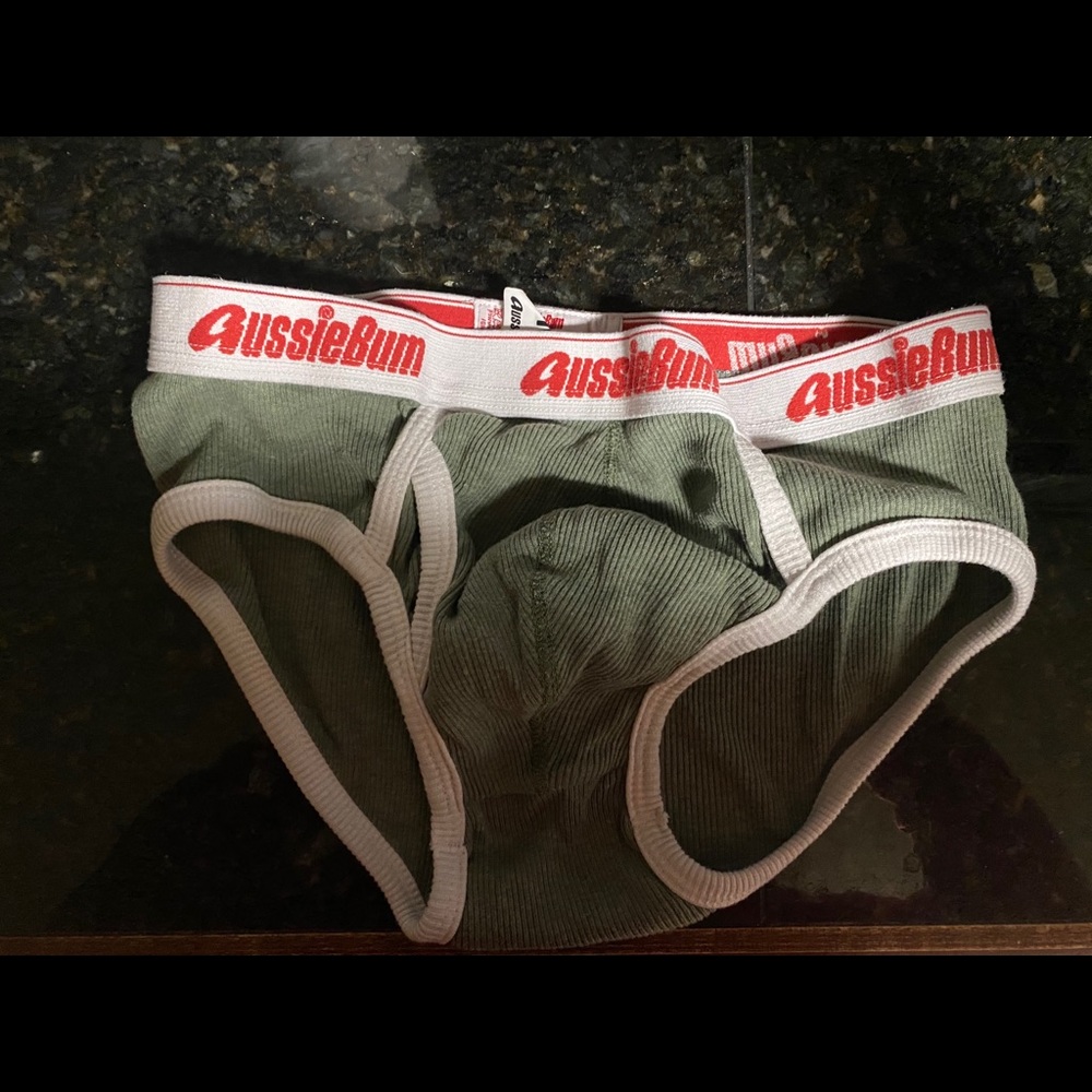 Aussie briefs green